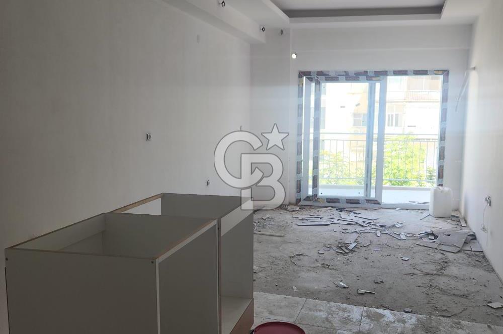 KARŞIYAKA ÇARŞI'DA TİYATRO SOKAĞINDA SATILIK SIFIR 1+1 DAİRE