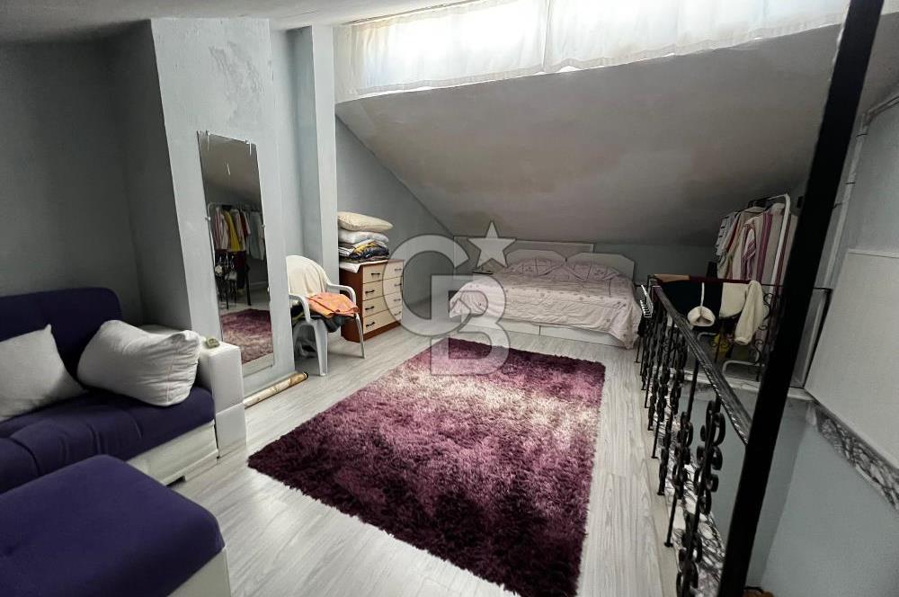 GÜMÜLDÜR’DE SİTE İÇERİSİNDE TRİPLEX YAZLIK DENİZE YAKIN KONFORLU YAŞAM