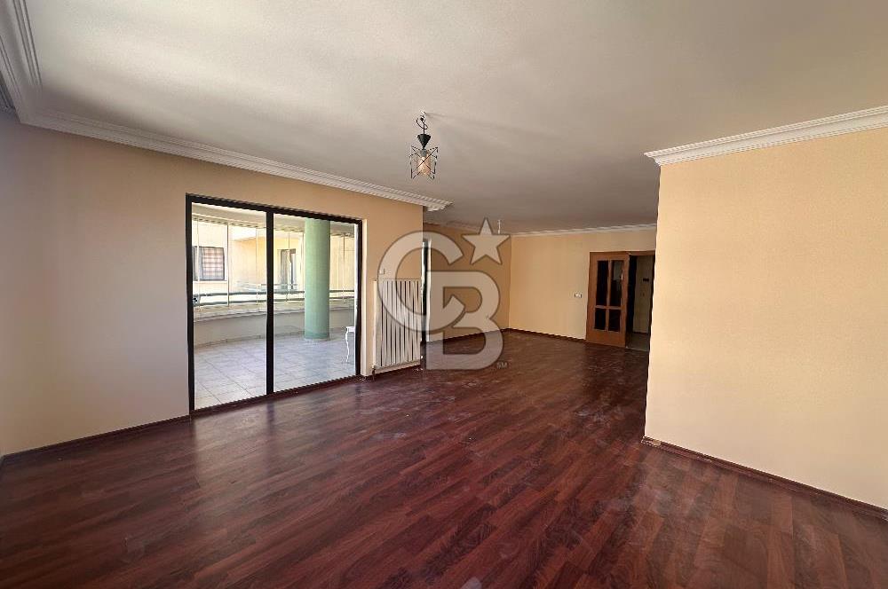 Çukurambar Fildişi Evleri 6.Katta Boyalı Temiz Kiralık 4+1 Daire
