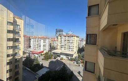 Çukurambar Fildişi Evleri 6.Katta Boyalı Temiz Kiralık 4+1 Daire