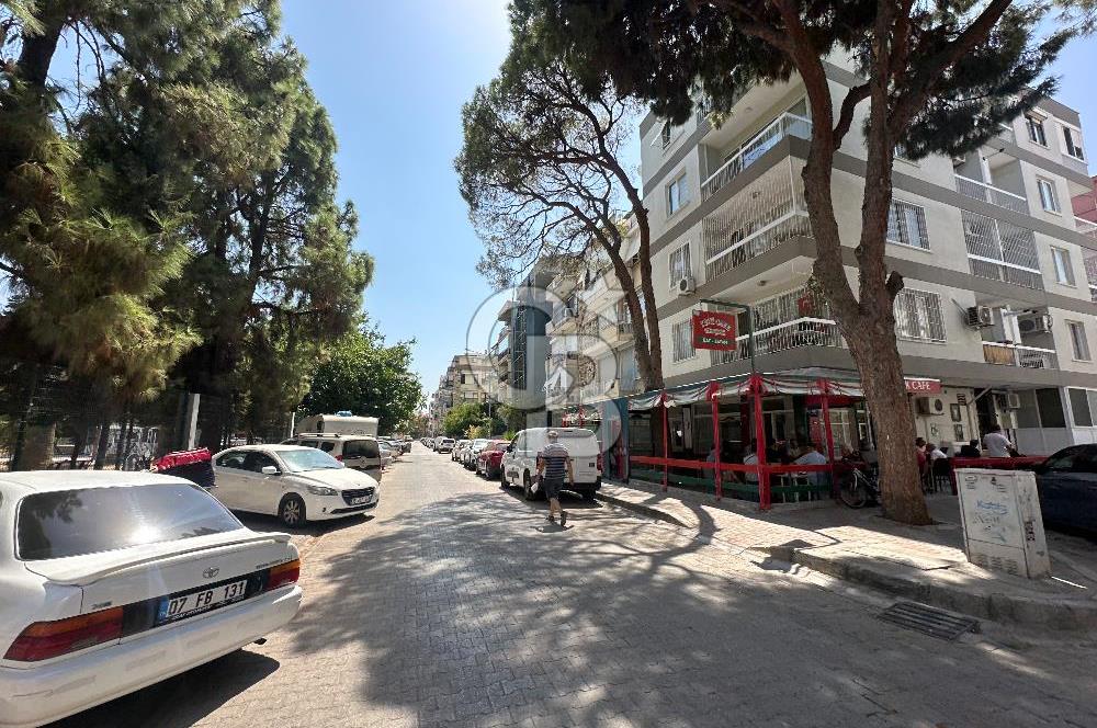 Karşıyaka Suzan Divrik Lisesi Yanı Satılık Dükkan