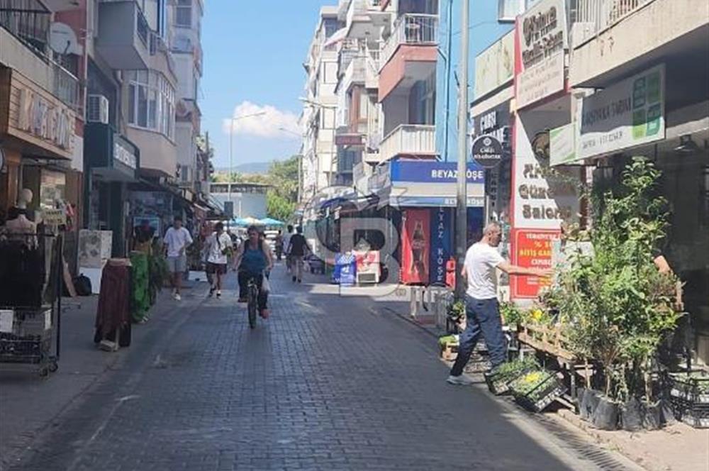 KARŞIYAKA ÇARŞI'DA TİYATRO SOKAĞINDA SATILIK SIFIR 1+1 DAİRE