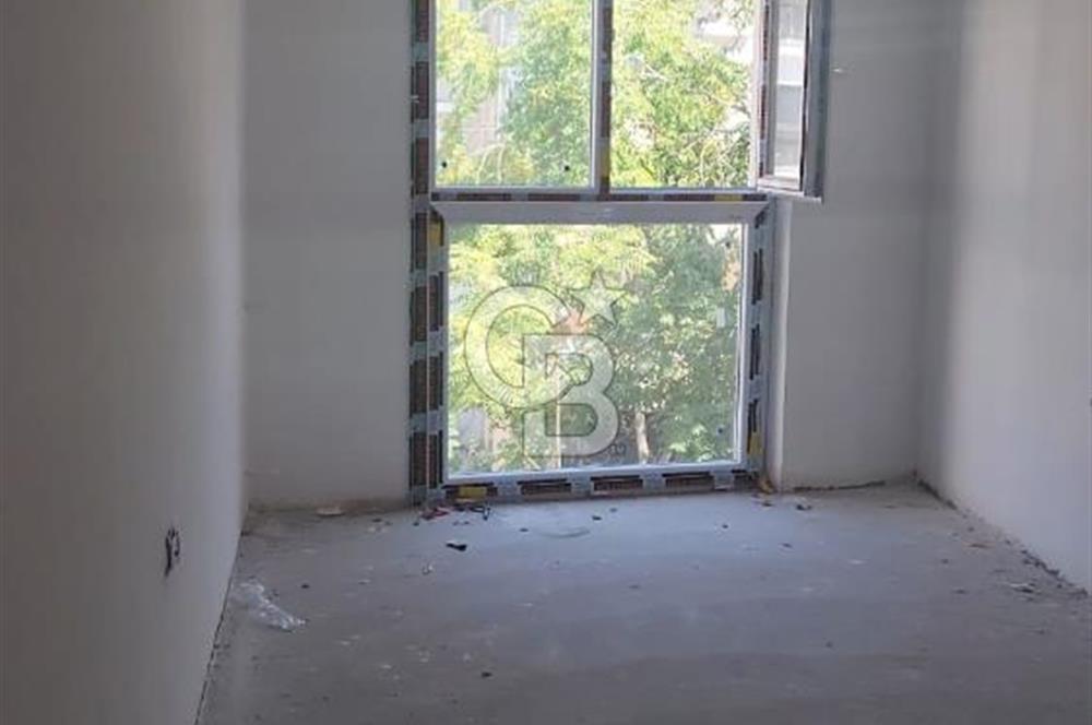 KARŞIYAKA ÇARŞI'DA TİYATRO SOKAĞINDA SATILIK SIFIR 1+1 DAİRE