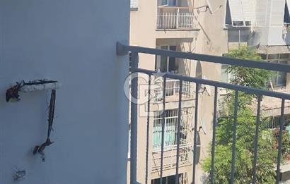 KARŞIYAKA ÇARŞI'DA TİYATRO SOKAĞINDA SATILIK SIFIR 1+1 DAİRE