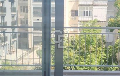 KARŞIYAKA ÇARŞI'DA TİYATRO SOKAĞINDA SATILIK SIFIR 1+1 DAİRE