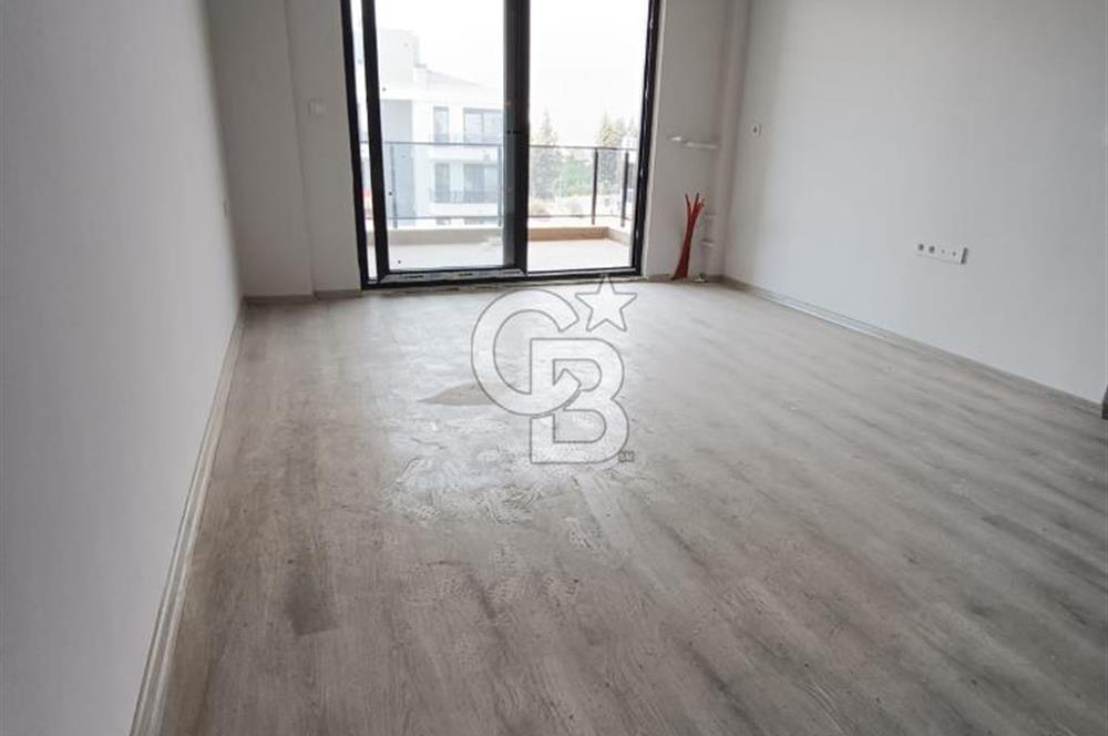 ANTALYA YENİKÖYDE HAVUZLU SİTE İÇERİSİNDE SATILIK LÜKS 1+1 DAİRE