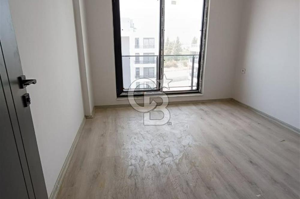 ANTALYA YENİKÖYDE HAVUZLU SİTE İÇERİSİNDE SATILIK LÜKS 1+1 DAİRE