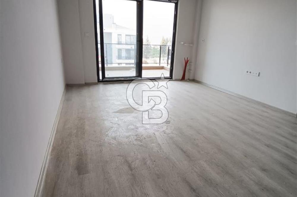 ANTALYA YENİKÖYDE HAVUZLU SİTE İÇERİSİNDE SATILIK LÜKS 1+1 DAİRE