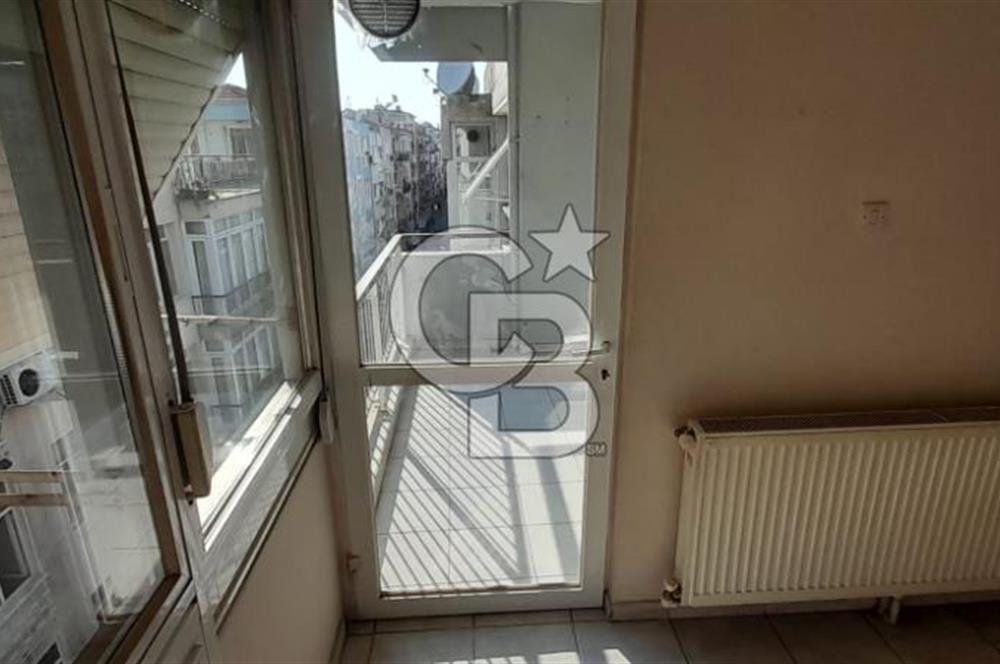 KARŞIYAKA ÇARŞI İÇİNDE ÖZELİKLİ 105 m² ASANSÖRLÜ DAİRE 