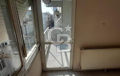 KARŞIYAKA ÇARŞI İÇİNDE ÖZELİKLİ 105 m² ASANSÖRLÜ DAİRE 