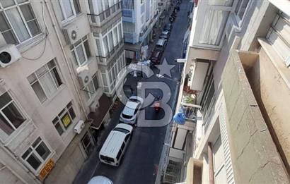 KARŞIYAKA ÇARŞI İÇİNDE ÖZELİKLİ 105 m² ASANSÖRLÜ DAİRE 