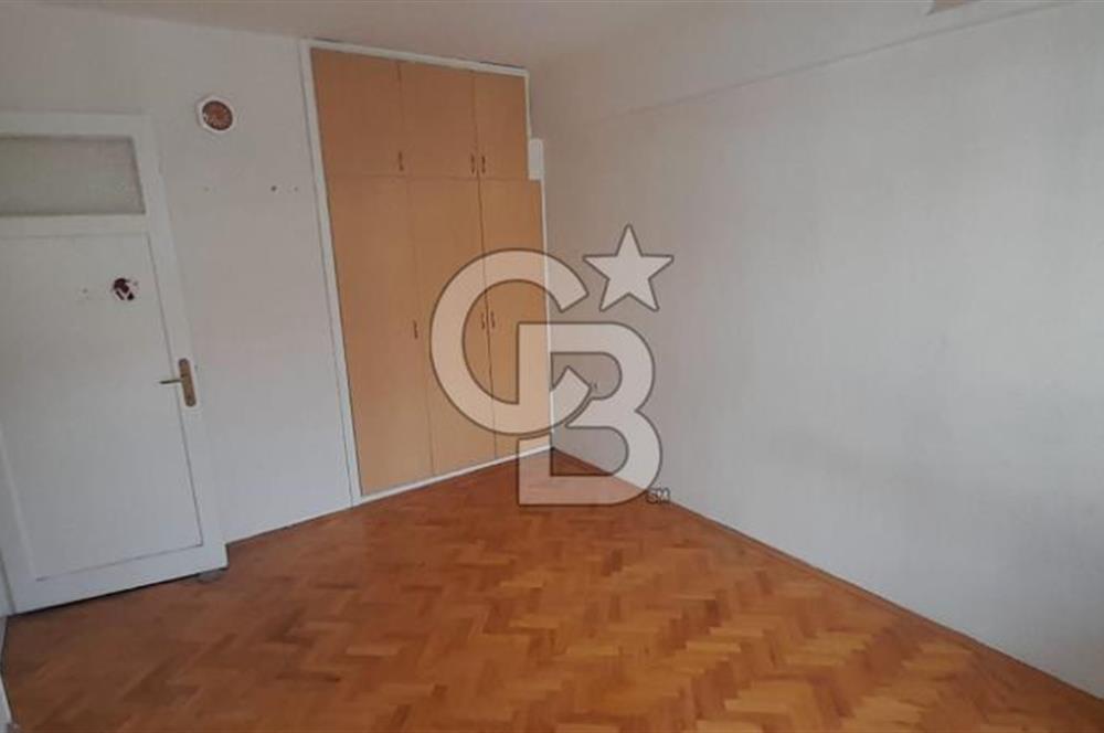 KARŞIYAKA ÇARŞI İÇİNDE ÖZELİKLİ 105 m² ASANSÖRLÜ DAİRE 