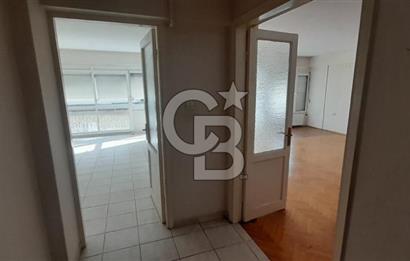 KARŞIYAKA ÇARŞI İÇİNDE ÖZELİKLİ 105 m² ASANSÖRLÜ DAİRE 