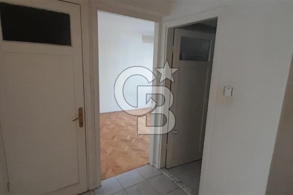 KARŞIYAKA ÇARŞI İÇİNDE ÖZELİKLİ 105 m² ASANSÖRLÜ DAİRE 