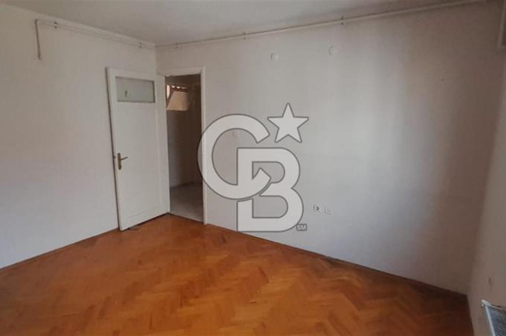 KARŞIYAKA ÇARŞI İÇİNDE ÖZELİKLİ 105 m² ASANSÖRLÜ DAİRE 
