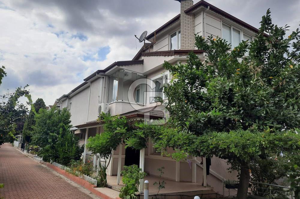 Panoramik Deniz Manzarali Havuzlu Sitede Luks Kiralik Villa