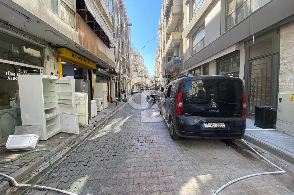 KARŞIYAKA ÇARŞI SPOTÇULAR SOKAĞINDA KİRALIK DÜKKAN