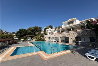Gümüşlük'te Deniz Manzaralı ve Bakımlı Villa