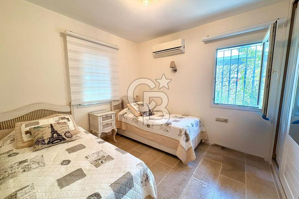 Gümüşlük'te Deniz Manzaralı ve Bakımlı Villa