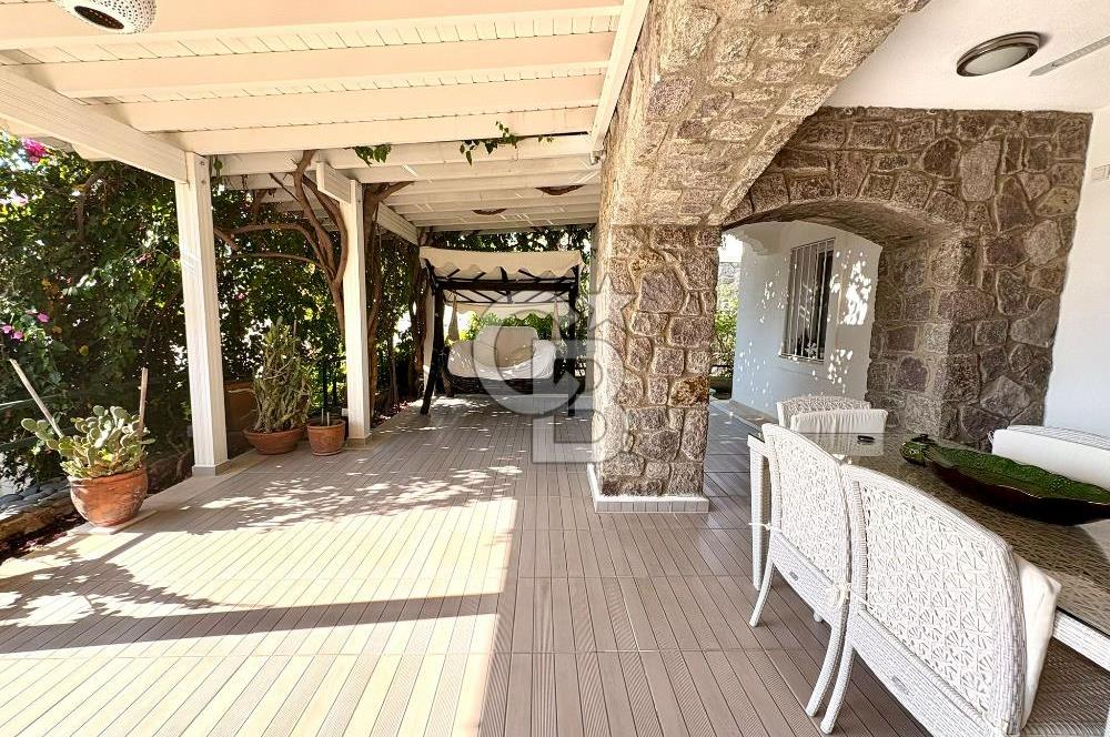 Gümüşlük'te Deniz Manzaralı ve Bakımlı Villa