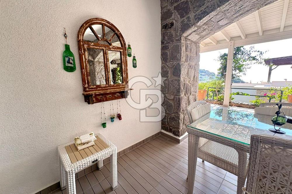 Gümüşlük'te Deniz Manzaralı ve Bakımlı Villa