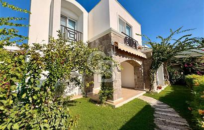 Gümüşlük'te Deniz Manzaralı Köşe Konum Bakımlı Villa