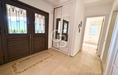 Gümüşlük'te Deniz Manzaralı Köşe Konum Bakımlı Villa