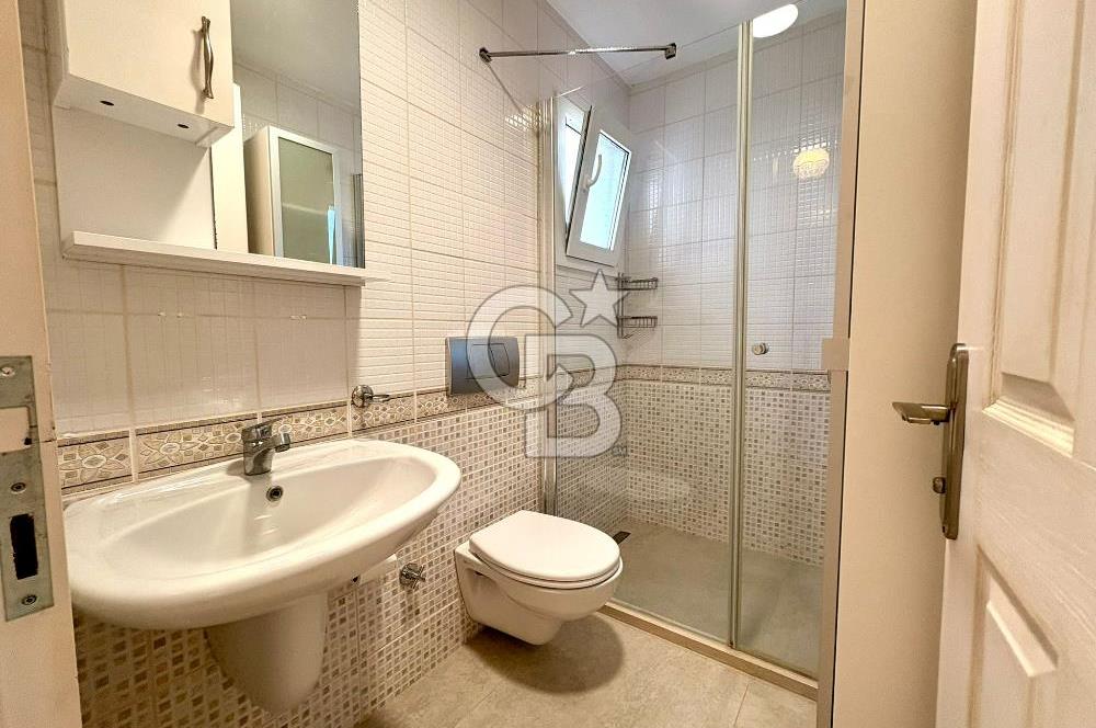 Gümüşlük'te Deniz Manzaralı Köşe Konum Bakımlı Villa