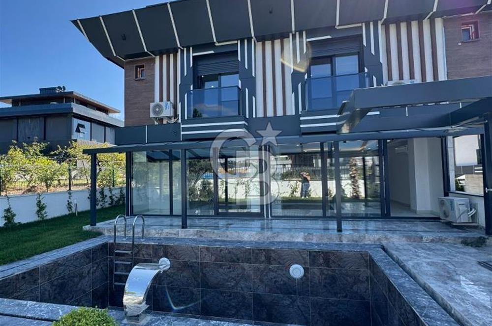 BEYLIKDUZU GURPINAR SATILIK VILLA