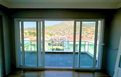 Deniz Manzaralı, Havuzlu, Güvenli Sitede 2+1 Daire Yeni Foça!