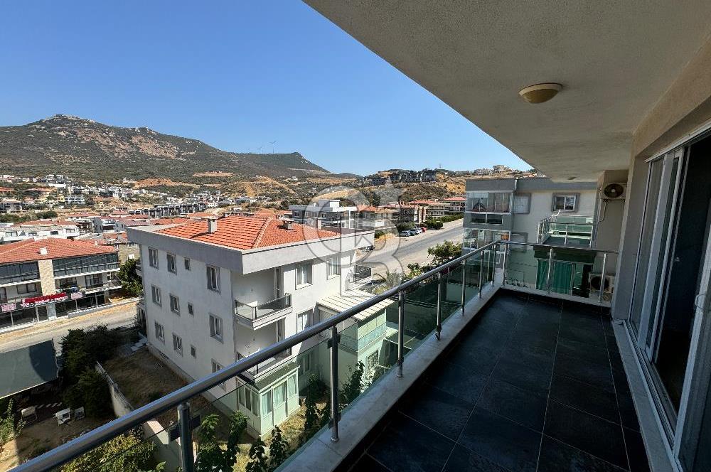 Deniz Manzaralı, Havuzlu, Güvenli Sitede 2+1 Daire Yeni Foça!