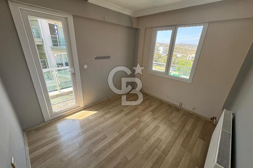 Deniz Manzaralı, Havuzlu, Güvenli Sitede 2+1 Daire Yeni Foça!