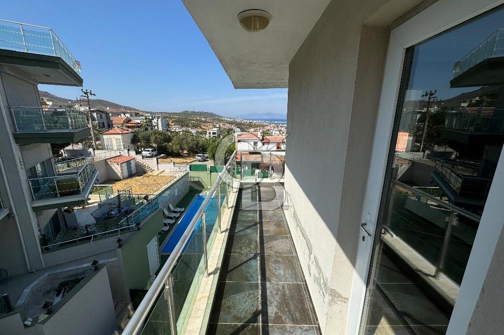 Deniz Manzaralı, Havuzlu, Güvenli Sitede 2+1 Daire Yeni Foça!
