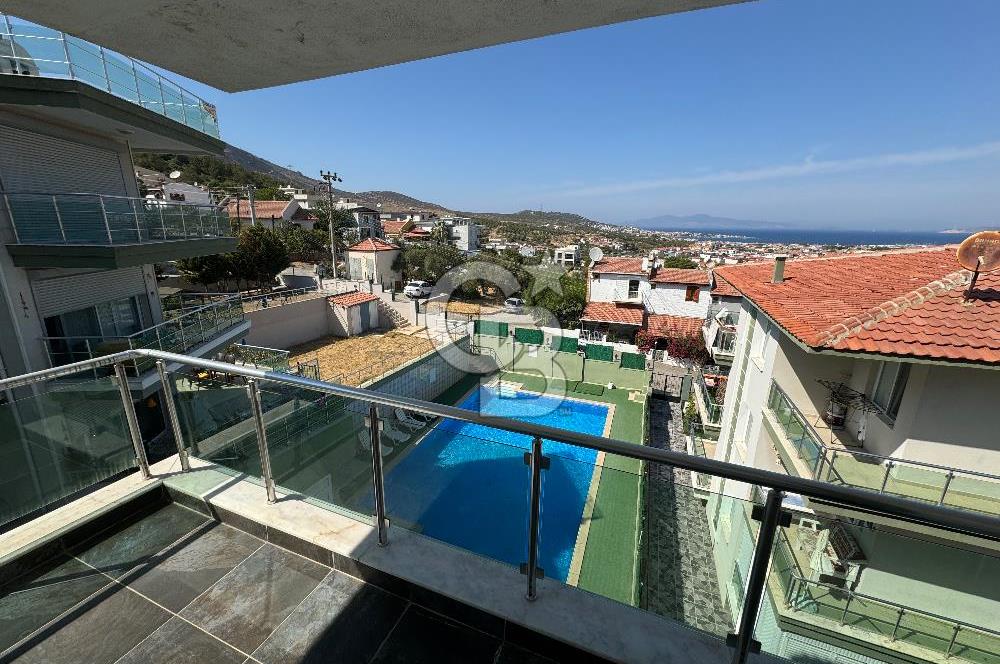 Deniz Manzaralı, Havuzlu, Güvenli Sitede 2+1 Daire Yeni Foça!
