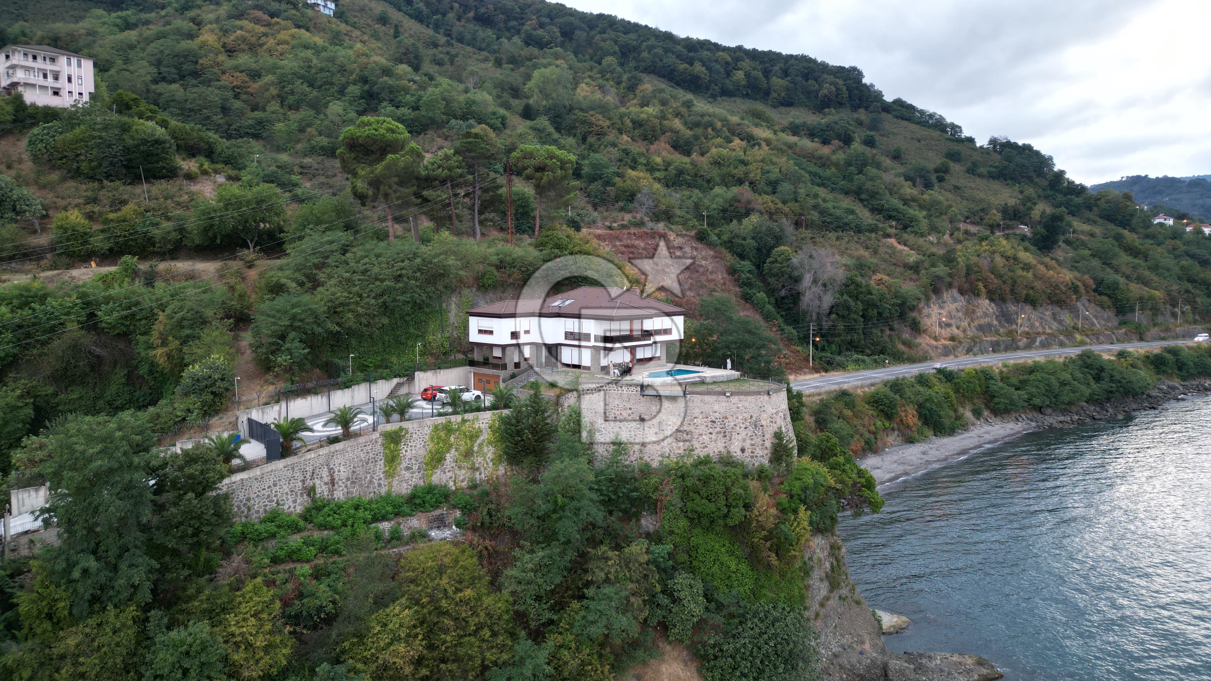 KARADENİZ'DE EMSALİ OLMAYAN ORDU'NUN PANORAMİK MANZARASINA SAHİP TEK VİLLASI 