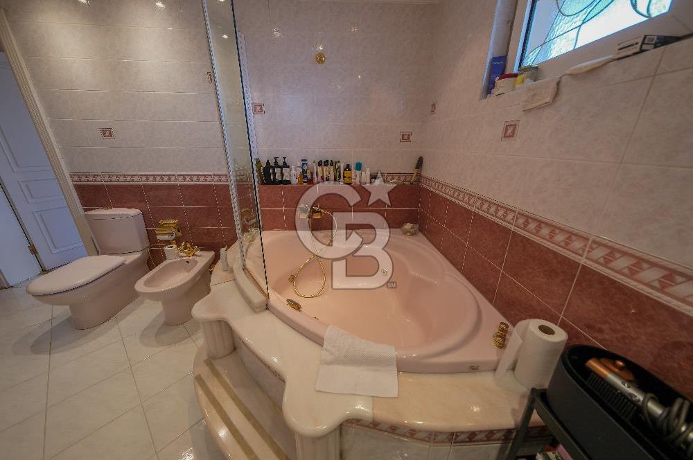 Etilerde Deniz Manzaralı,7+1,450 m2,Otoparklı Satılık 2 Tam Kat