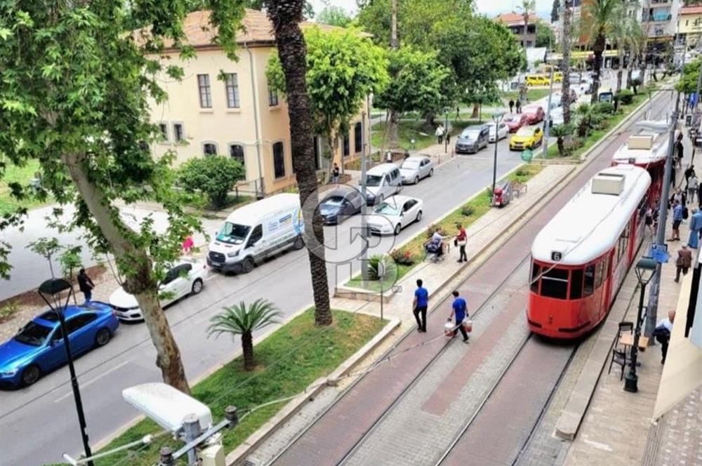 Antalya Işıklar Cadde Üzeri Sahil 436 m. Lüks Otel Konseptli