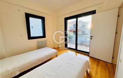 Foça Yenibağarası Mah. Havuzlu Site'de 3+1 Kiralık Villa