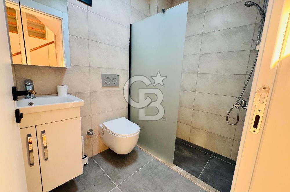 Foça Yenibağarası Mah. Havuzlu Site'de 3+1 Kiralık Villa