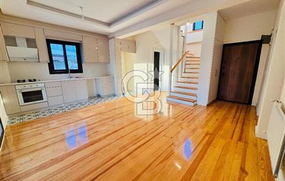 Foça Yenibağarası Mah. Havuzlu Site'de 3+1 Kiralık Villa