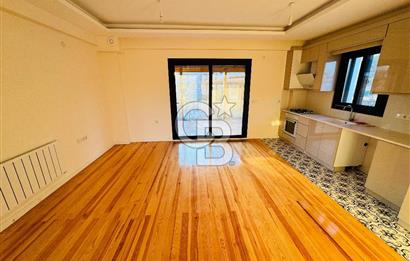 Foça Yenibağarası Mah. Havuzlu Site'de 3+1 Kiralık Villa