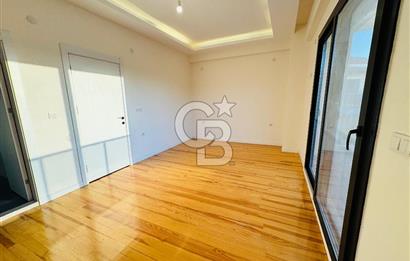 Foça Yenibağarası Mah. Havuzlu Site'de 3+1 Kiralık Villa
