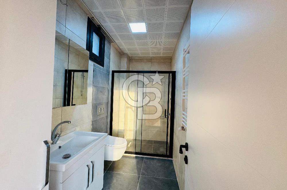 Foça Yenibağarası Mah. Havuzlu Site'de 3+1 Kiralık Villa