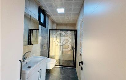 Foça Yenibağarası Mah. Havuzlu Site'de 3+1 Kiralık Villa