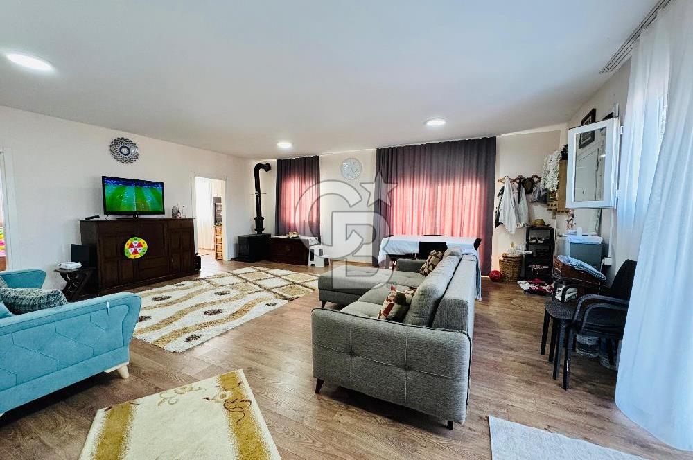 Foça Yeniköy'de Kiralık Ev ve Arazi