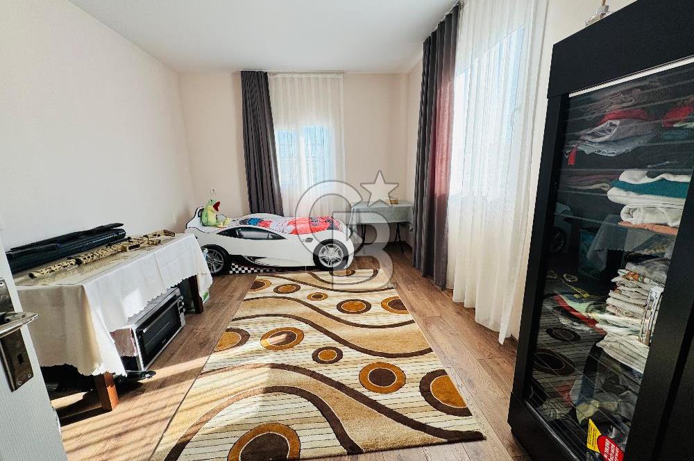 Foça Yeniköy'de Kiralık Ev ve Arazi