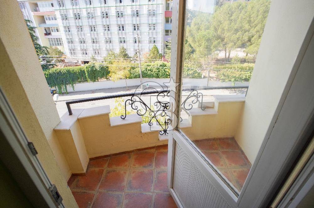 Muğla Menteşe Kötekli Mahallesi’nde Sarı Konak Apartmanı Satılık
