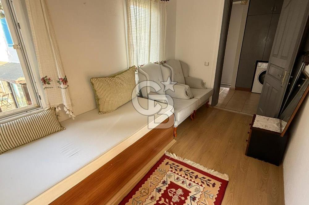 Bodrum Akyarlar’da, Nezih Site İçinde Geniş Bahçeli Satılık Villa