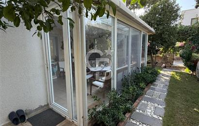 Bodrum Akyarlar’da, Nezih Site İçinde Geniş Bahçeli Satılık Villa
