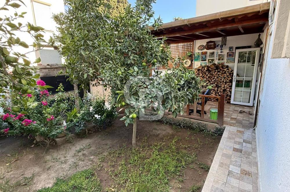 Bodrum Akyarlar’da, Nezih Site İçinde Geniş Bahçeli Satılık Villa